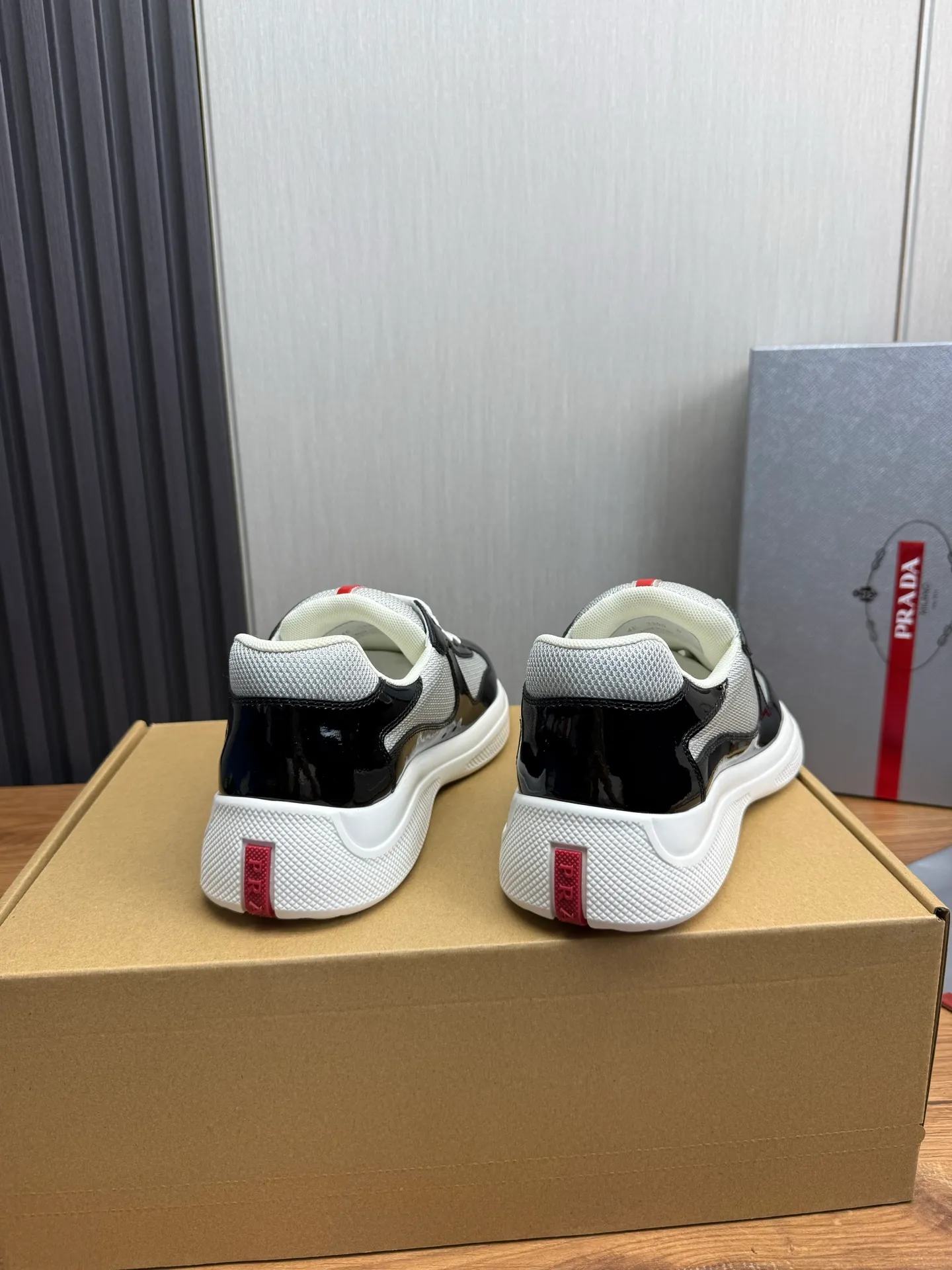 Men's shoes 640💰 [PRADA] Hot selling items🔥Must be recommended every day~~ Official website synchronized, 1:1 high quality shipments✔️ Imported cowhide fabric, rubber material + cowhide lining, original bottom, high-end airplane box packaging🎁 38-45 (38.45 custom-made, non-returnable)